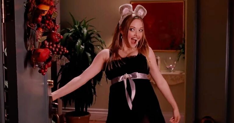 Amanda Seyfried s Mean Girls Inspired Halloween Costume Is So Fetch I m a Mouse 278