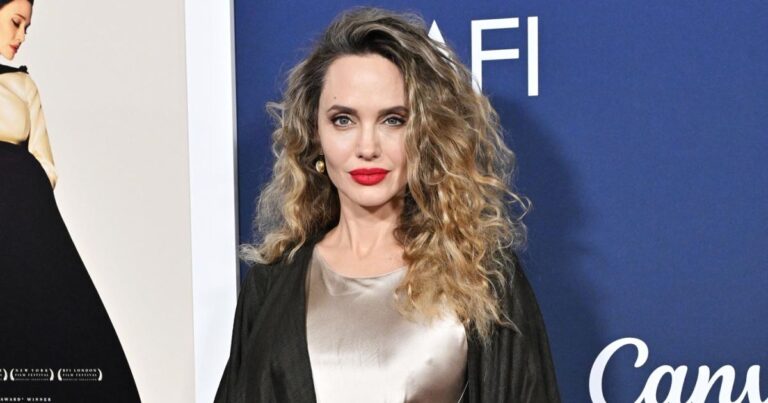 Angelina Jolie Looks Amazing With Curly Hair