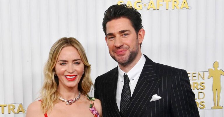 Emily Blunt and John Krasinski s Rare Quotes About Parenting Raising Their 2 Daughters 188