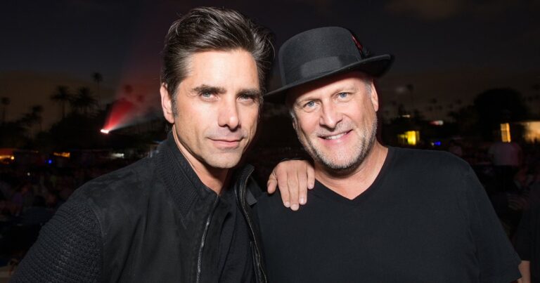 John stamos defends wear bald cap to support dave coulier 835753050