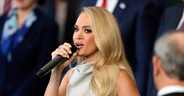 Carrie Underwood Sings A Capella After Technical Issues at Donald Trumps Presidential Inauguration 8