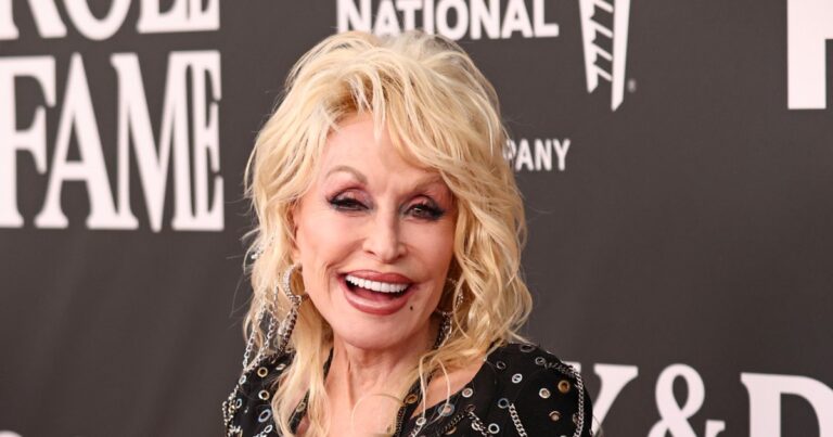 Dolly Parton Most Charitable Moments