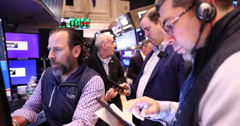cbsn fusion latest news on the stock markets after an unsettling week for investors thumbnail